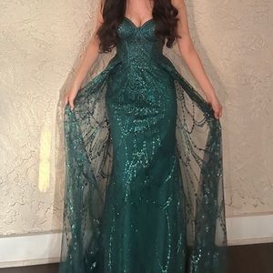 Prom Dress (Emerald Green)